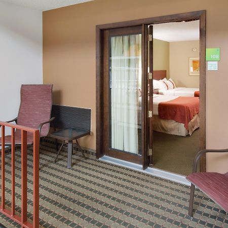 Отель Doubletree By Hilton Austin, Mn Экстерьер фото