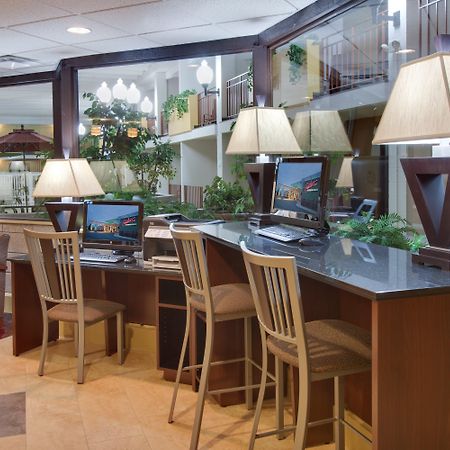 Отель Doubletree By Hilton Austin, Mn Экстерьер фото
