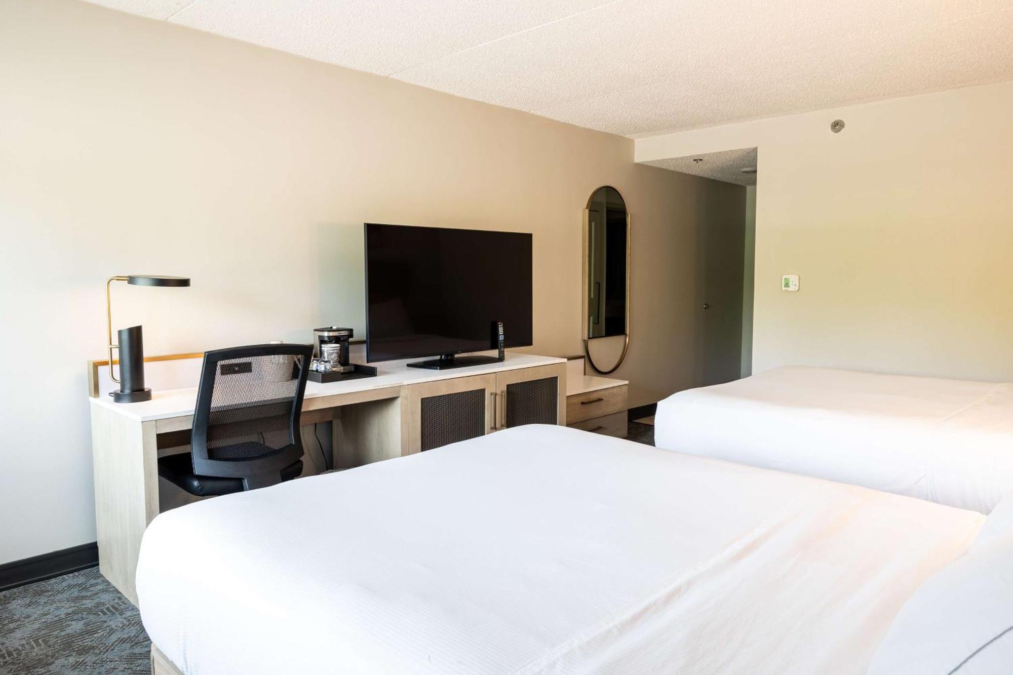 Отель Doubletree By Hilton Austin, Mn Экстерьер фото