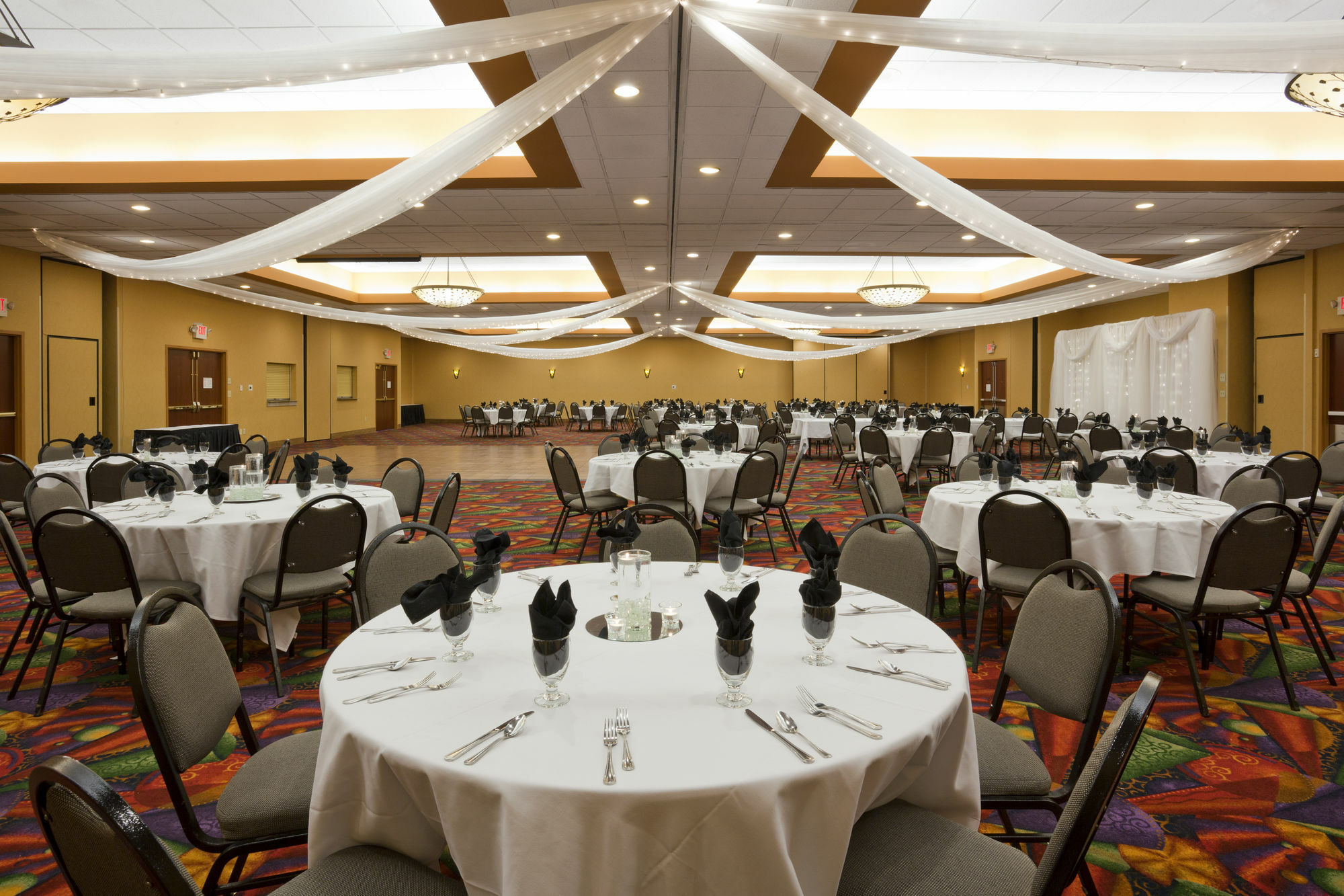 Отель Doubletree By Hilton Austin, Mn Экстерьер фото
